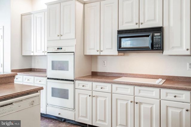 150 MIRAGE BLVD, Barnegat, NJ 08005