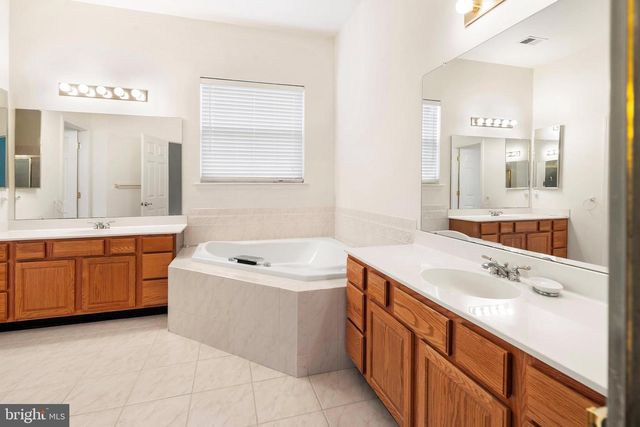 150 MIRAGE BLVD, Barnegat, NJ 08005