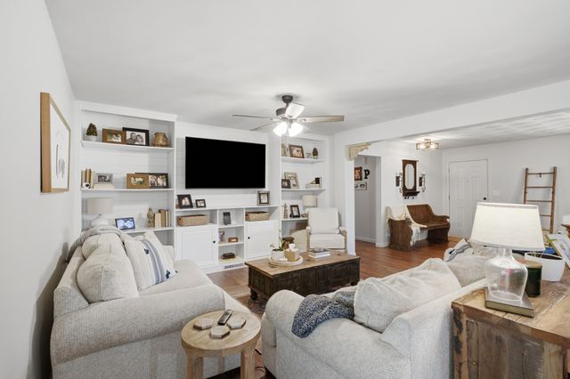 226 N Hampton Avenue, Republic, MO 65738
