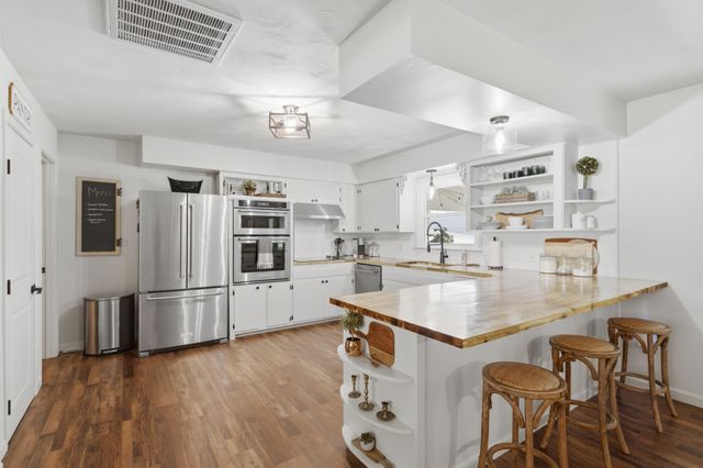 226 N Hampton Avenue, Republic, MO 65738