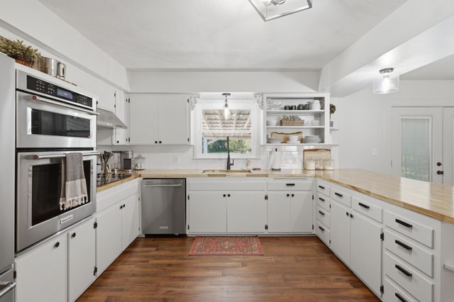 226 N Hampton Avenue, Republic, MO 65738