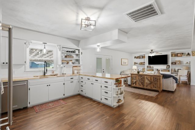226 N Hampton Avenue, Republic, MO 65738
