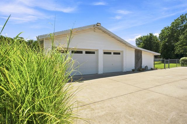 226 N Hampton Avenue, Republic, MO 65738