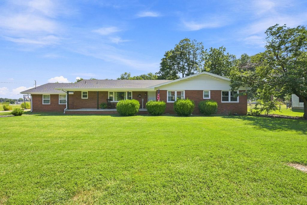 226 N Hampton Avenue, Republic, MO 65738