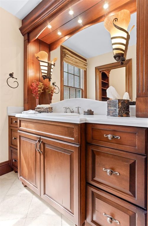 Image 13 of property listing at 2124 LAURENCE DRIVE, Clearwater, FL 33764