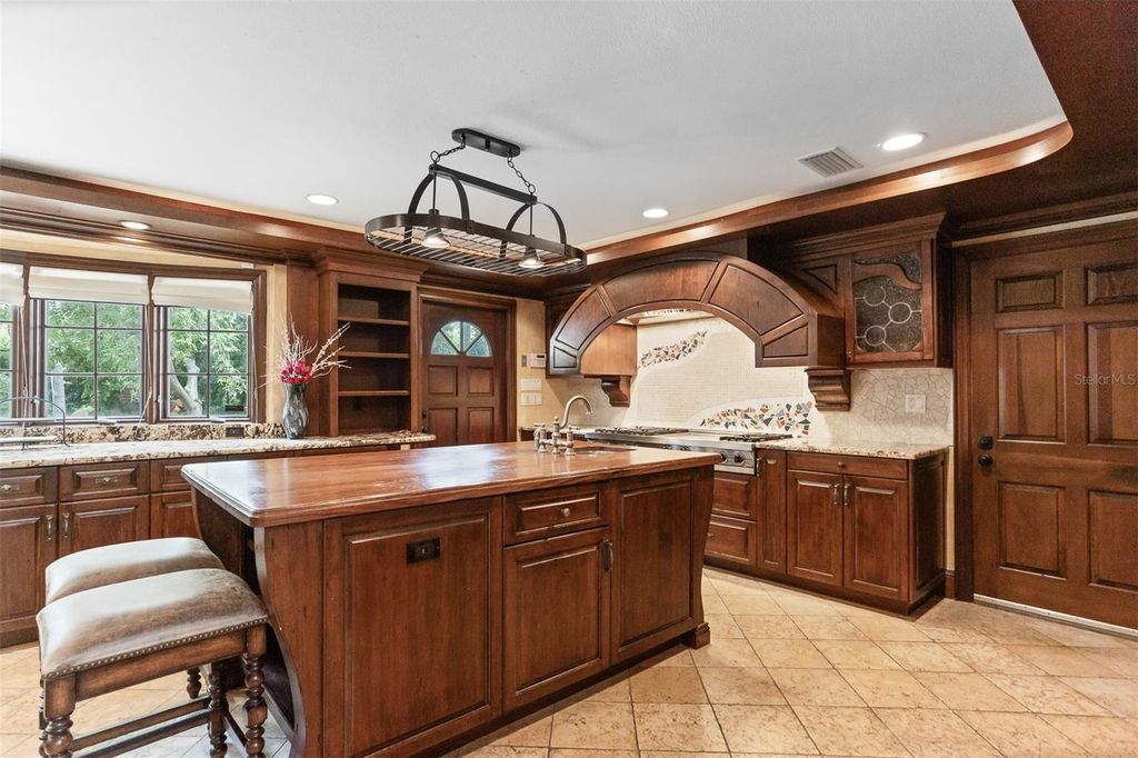 Image 24 of property listing at 2124 LAURENCE DRIVE, Clearwater, FL 33764