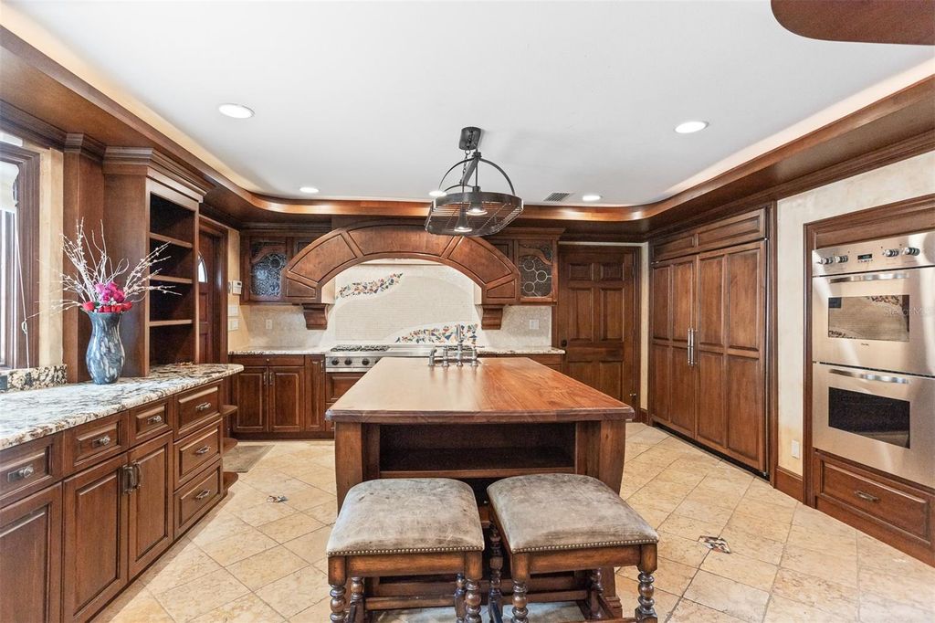 Image 25 of property listing at 2124 LAURENCE DRIVE, Clearwater, FL 33764