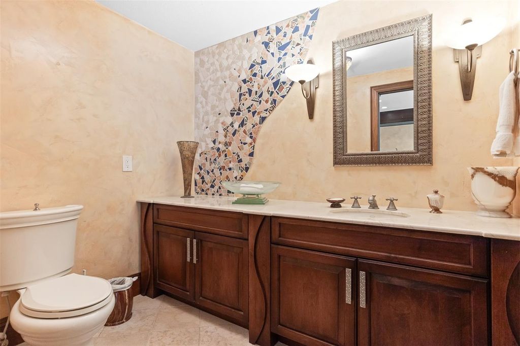 Image 34 of property listing at 2124 LAURENCE DRIVE, Clearwater, FL 33764