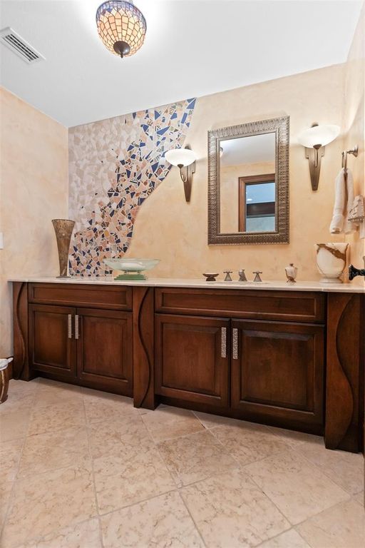 Image 35 of property listing at 2124 LAURENCE DRIVE, Clearwater, FL 33764