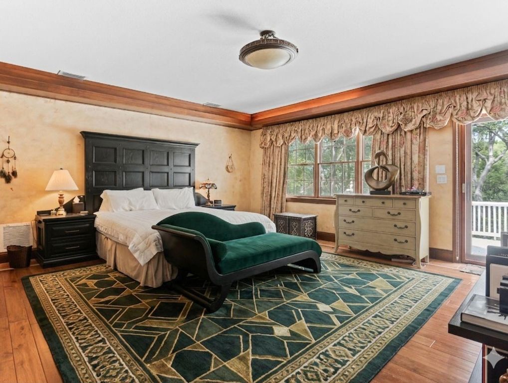 Image 37 of property listing at 2124 LAURENCE DRIVE, Clearwater, FL 33764