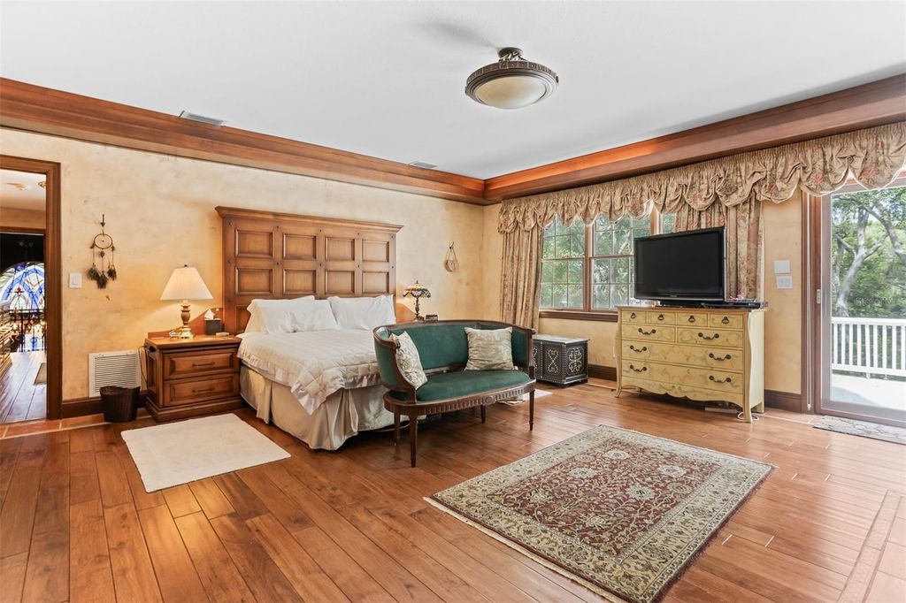 Image 38 of property listing at 2124 LAURENCE DRIVE, Clearwater, FL 33764