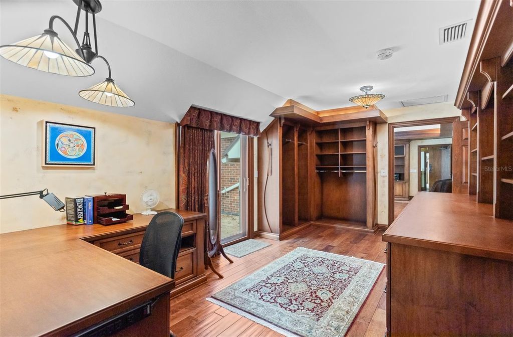 Image 48 of property listing at 2124 LAURENCE DRIVE, Clearwater, FL 33764