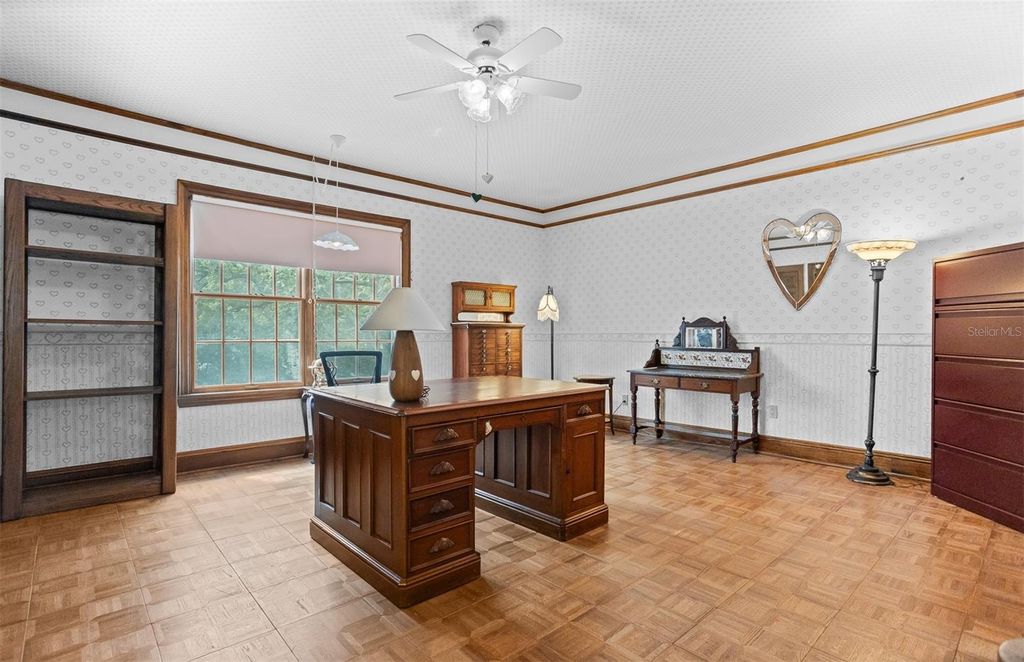 Image 51 of property listing at 2124 LAURENCE DRIVE, Clearwater, FL 33764