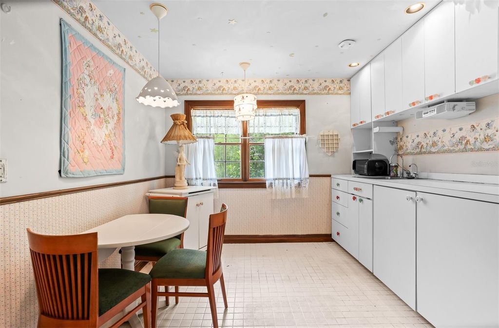 Image 56 of property listing at 2124 LAURENCE DRIVE, Clearwater, FL 33764