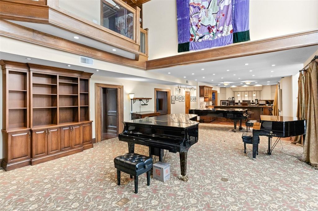 Image 7 of property listing at 2124 LAURENCE DRIVE, Clearwater, FL 33764