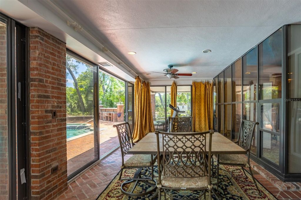 Image 73 of property listing at 2124 LAURENCE DRIVE, Clearwater, FL 33764