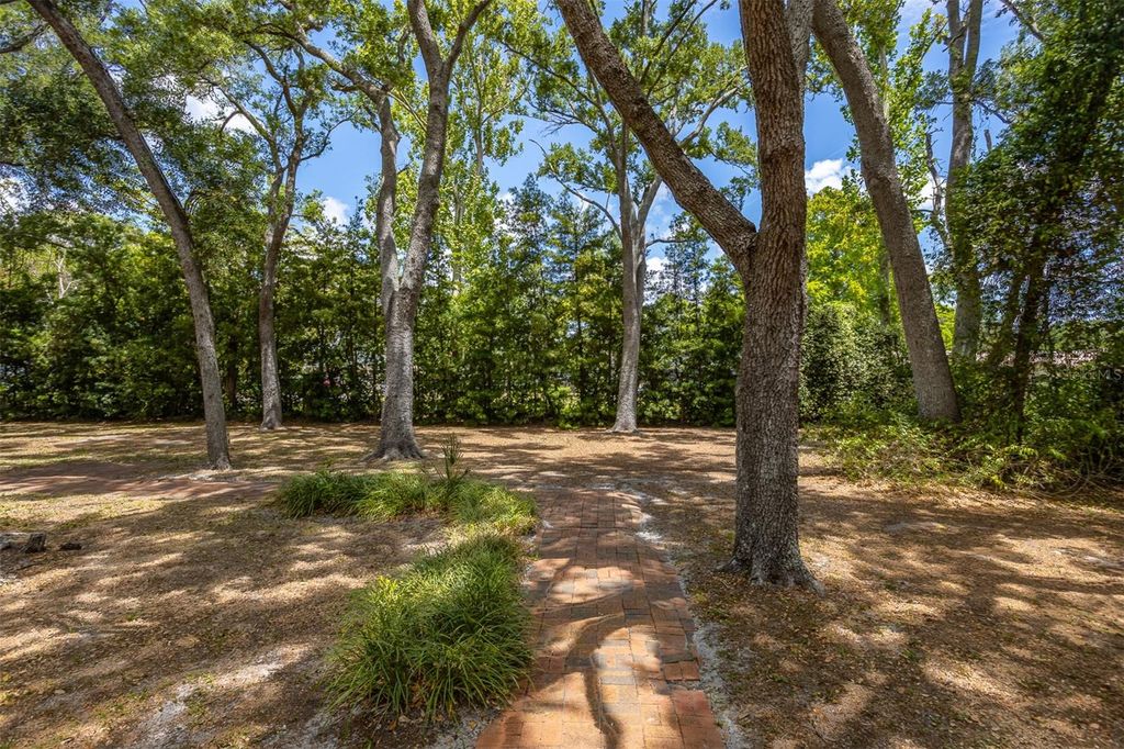 Image 77 of property listing at 2124 LAURENCE DRIVE, Clearwater, FL 33764