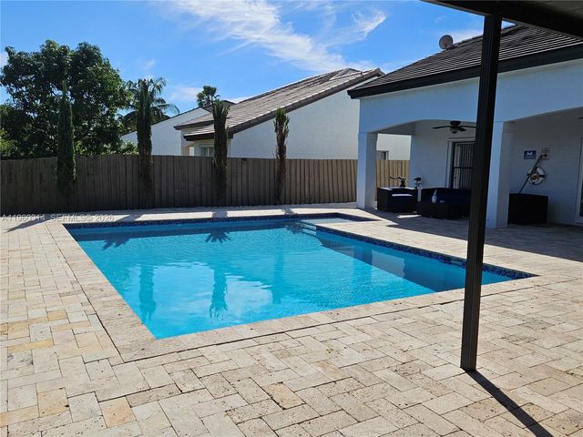 7301 SW 159th Ave 1, Miami, FL 33193