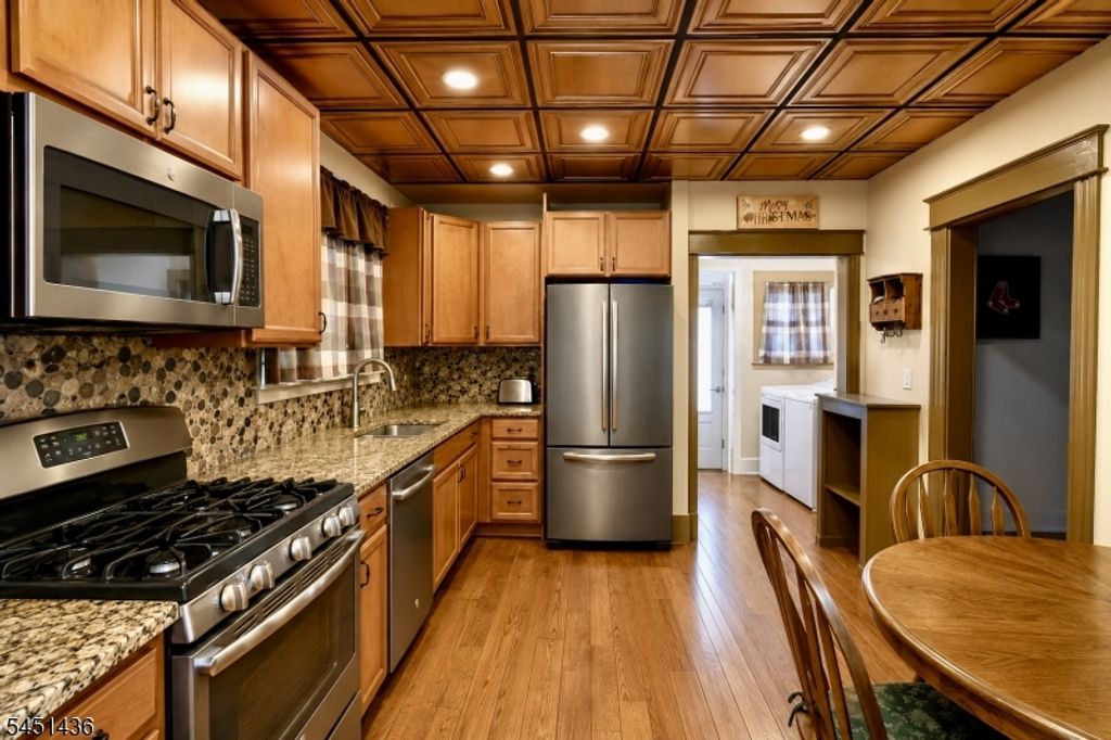 14 Cleveland St, Caldwell Boro Twp., NJ 07006 — photo 3