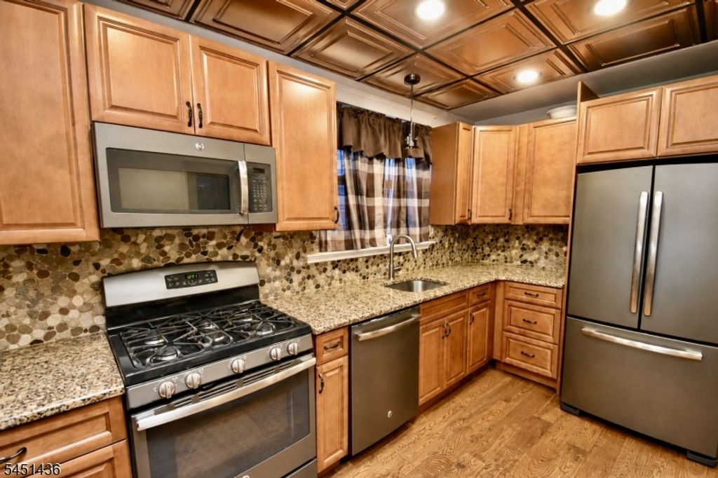 14 Cleveland St, Caldwell Boro Twp., NJ 07006 — photo 5