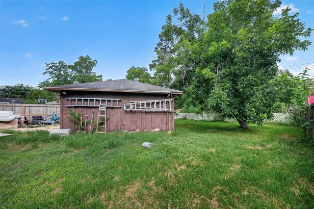 1318 2nd Street, League City, TX 77573