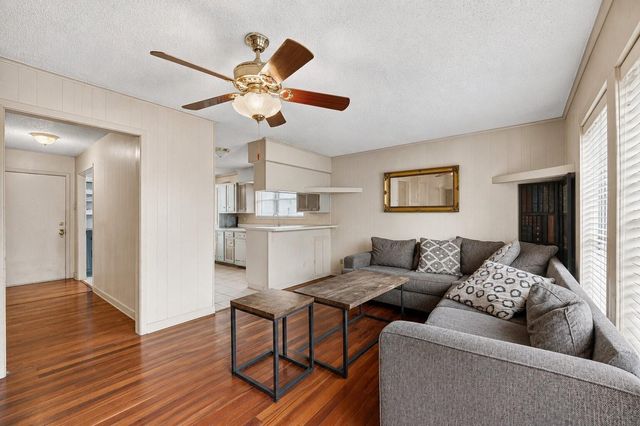 1318 2nd Street, League City, TX 77573