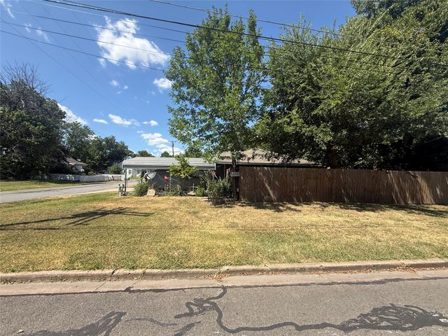600 & 602 Cedar Street, Bonham, TX 75418