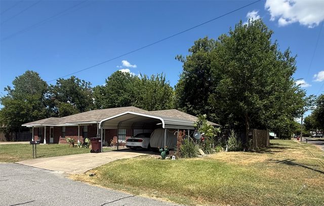 600 & 602 Cedar Street, Bonham, TX 75418