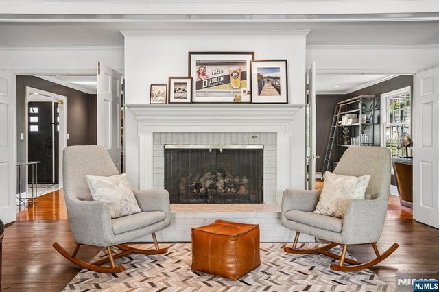 372 Lakeview Drive, Wyckoff, NJ 07481