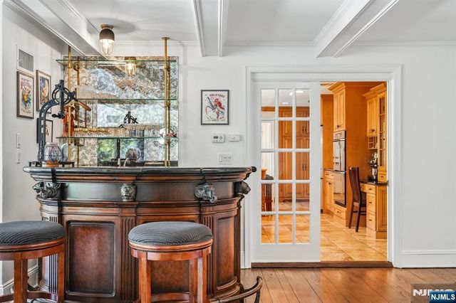 372 Lakeview Drive, Wyckoff, NJ 07481