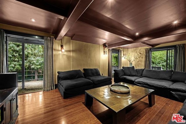 1922 N Sycamore Avenue, Los Angeles, CA 90068