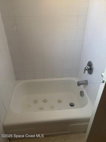 108 E Avenue D E, Melbourne, FL 32901