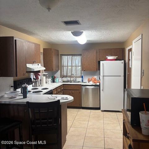 108 E Avenue D E, Melbourne, FL 32901