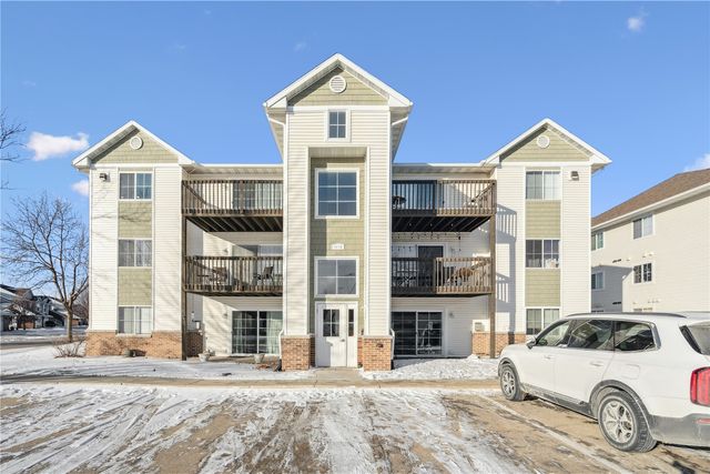 6410 Creekside Drive NE 2, Cedar Rapids, IA 52402