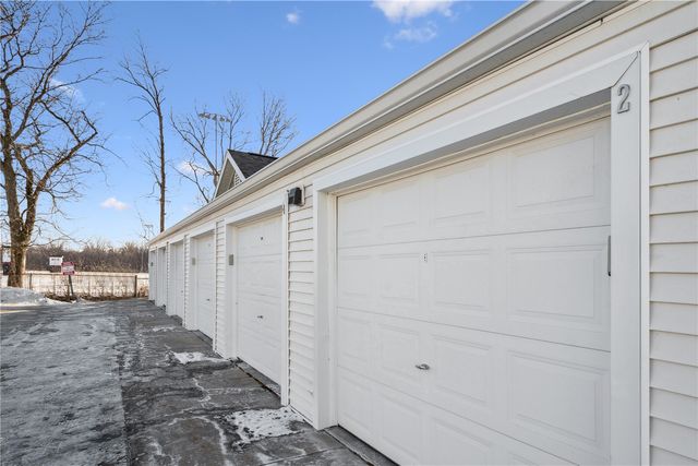 6410 Creekside Drive NE 2, Cedar Rapids, IA 52402