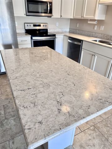 6410 Creekside Drive NE 2, Cedar Rapids, IA 52402