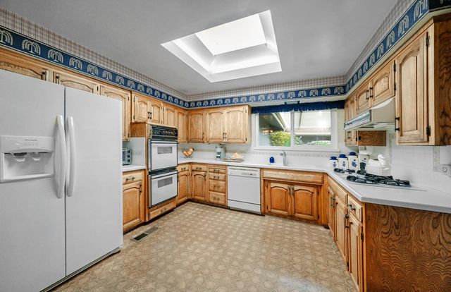 353 W Ellery Way, Fresno, CA 93704