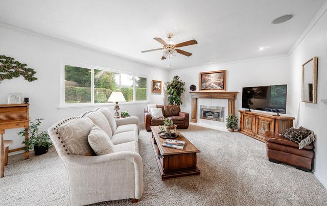 353 W Ellery Way, Fresno, CA 93704