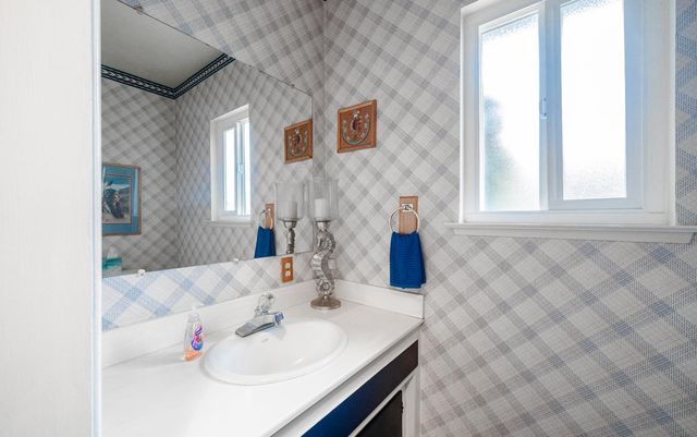 353 W Ellery Way, Fresno, CA 93704