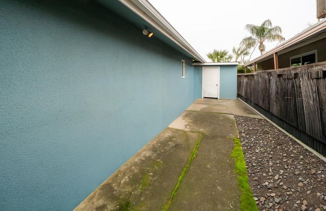 353 W Ellery Way, Fresno, CA 93704