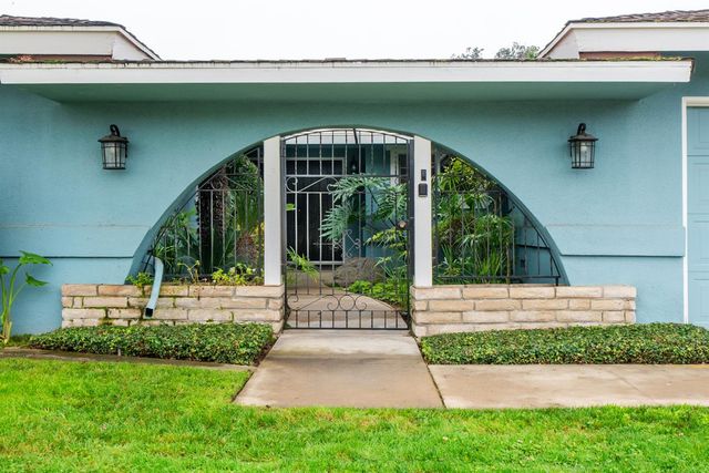 353 W Ellery Way, Fresno, CA 93704