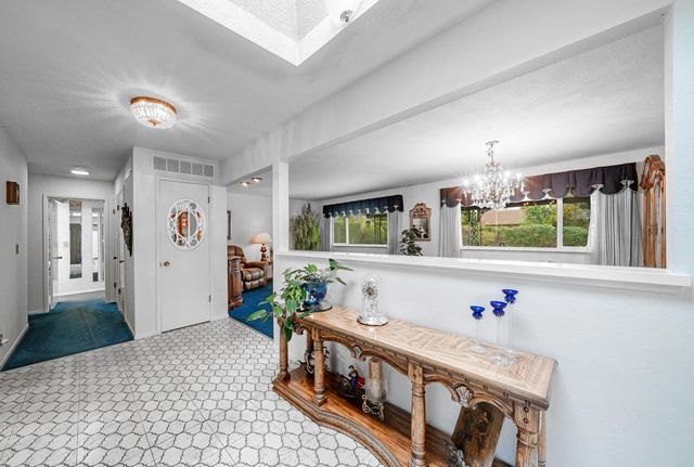 353 W Ellery Way, Fresno, CA 93704