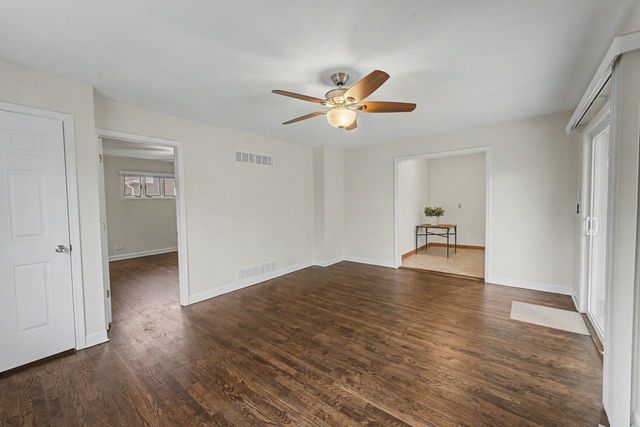 218 N Louis Street, Mount Prospect, IL 60056