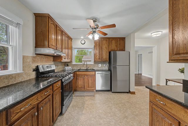 218 N Louis Street, Mount Prospect, IL 60056