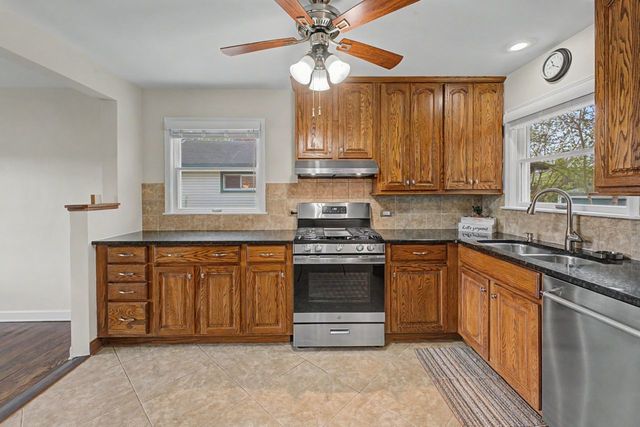 218 N Louis Street, Mount Prospect, IL 60056