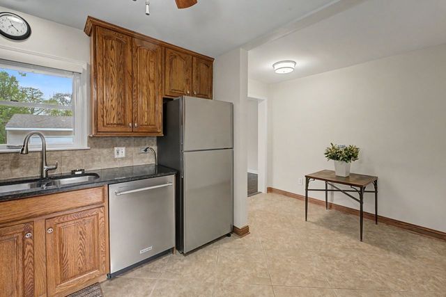 218 N Louis Street, Mount Prospect, IL 60056