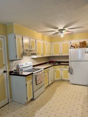 189 Kaynor Drive APT C, Waterbury, CT 06708
