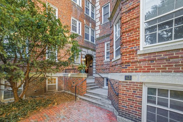 43 Linnaean 1, Cambridge, MA 02138