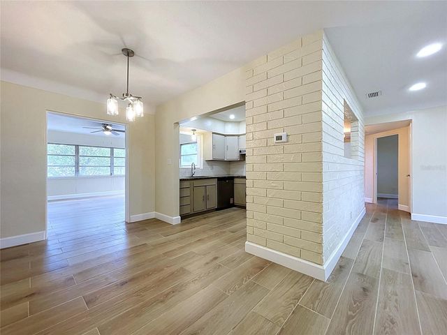 9813 51ST AVENUE N, St Petersburg, FL 33708