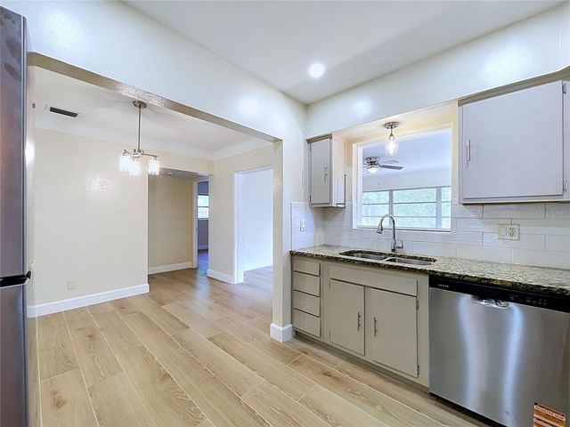9813 51ST AVENUE N, St Petersburg, FL 33708